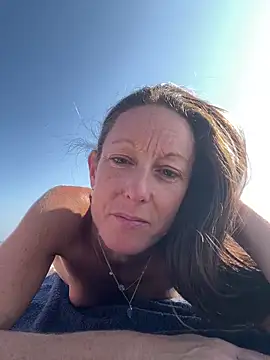 Kristinatreize online show from 10-12-25, 09:41