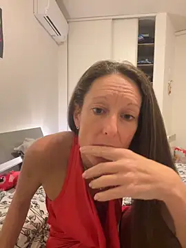 Kristinatreize online show from 11-20-25, 05:45