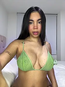 karolaalcendra online show from 04-17-26, 02:58