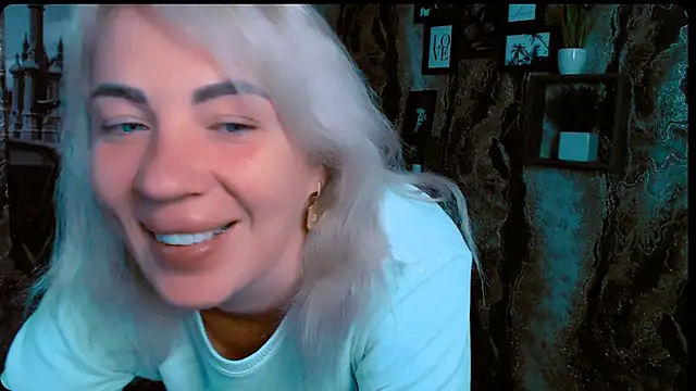 EmmaCat  online show from 10-02-25, 05:03