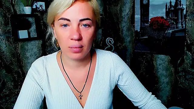 EmmaCat  online show from 10-12-25, 05:06