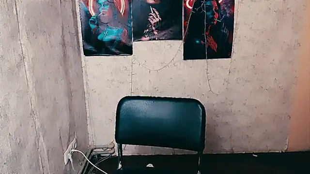 EmmaCat  online show from 02-12-26, 10:21