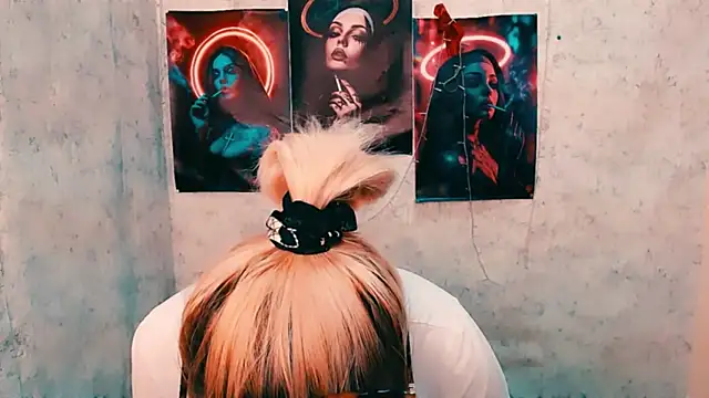 EmmaCat  online show from 03-11-26, 05:02