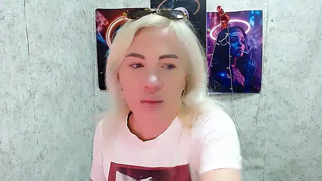 EmmaCat  online show from 03-14-26, 05:46