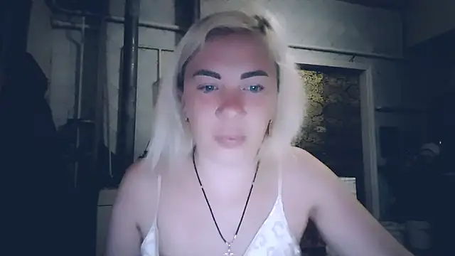 Snapshot of EmmaCat_ chatting on 05-10-26, 03:01 EmmaCat online show from 05-10-26, 03:01