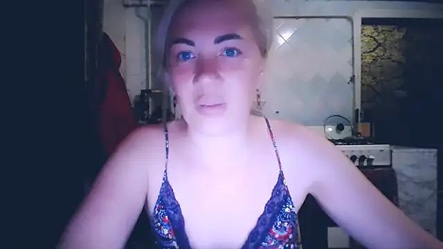 Snapshot of EmmaCat_ chatting on 05-20-26, 06:03 EmmaCat online show from 05-20-26, 06:03