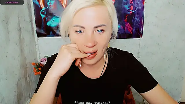 Snapshot of EmmaCat_ chatting on 05-26-26, 07:59 EmmaCat online show from 05-26-26, 07:59