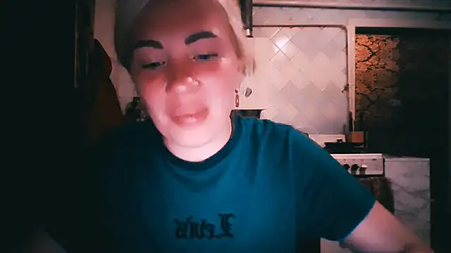 Snapshot of EmmaCat_ chatting on 06-06-26, 06:12 EmmaCat online show from 06-06-26, 06:12