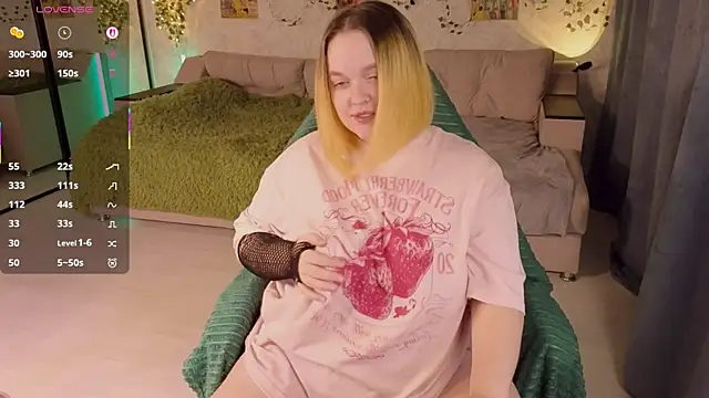 Aki nohana online show from 10-21-25, 02:40