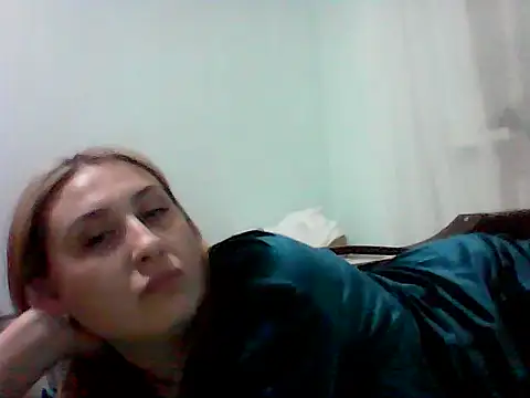 Snapshot of Osyvera chatting on 10-10-25, 07:13 Osyvera online show from 10-10-25, 07:13