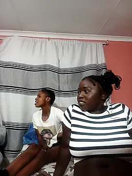 Snapshot of SweetNicky_01 chatting on 11-05-25, 06:30 SweetNicky 01 online show from 11-05-25, 06:30