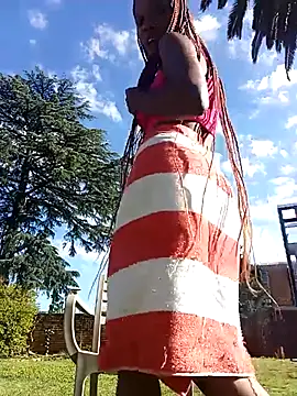 Snapshot of SweetNicky_01 chatting on 11-19-25, 05:29 SweetNicky 01 online show from 11-19-25, 05:29