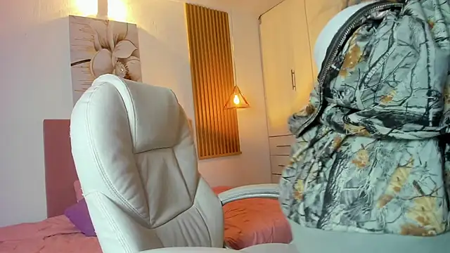 KoraRousee online show from 09-13-25, 01:00