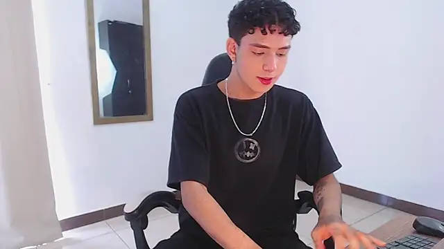 Snapshot of Dalton_Mills chatting on 09-15-25, 03:12 Dalton Mills online show from 09-15-25, 03:12