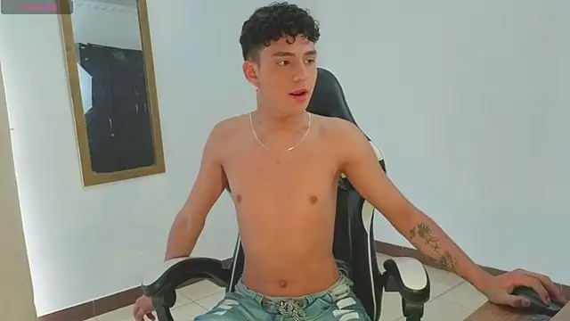 Snapshot of Dalton_Mills chatting on 10-01-25, 06:25 Dalton Mills online show from 10-01-25, 06:25