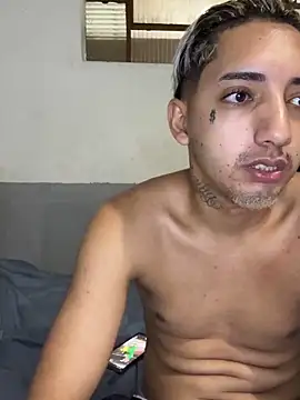 Snapshot of CasalMaldoso01 chatting on 03-11-26, 03:40 CasalMaldoso01 online show from 03-11-26, 03:40