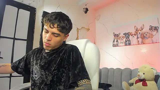 Declan-Fox online show from 11-14-25, 04:44