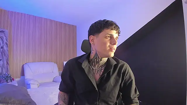 Declan-Fox online show from 11-25-25, 05:18