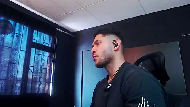 RichardMilleer online show from 02-11-26, 01:38