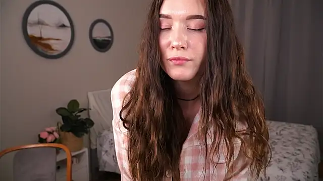 AlinaOrf online show from 09-17-25, 04:08