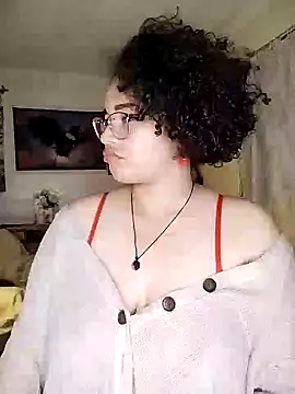 Snapshot of Julie_wallace chatting on 10-05-25, 09:34 Julie wallace online show from 10-05-25, 09:34