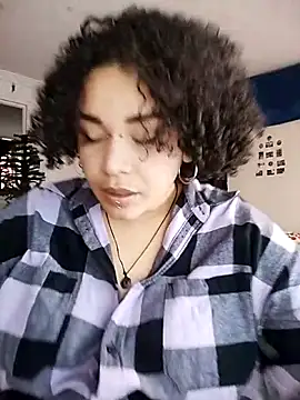 Snapshot of Julie_wallace chatting on 11-26-25, 12:50 Julie wallace online show from 11-26-25, 12:50