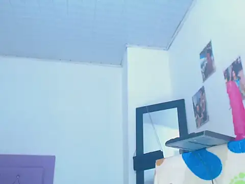 Snapshot of whitneytt chatting on 10-18-25, 03:46 whitneytt online show from 10-18-25, 03:46