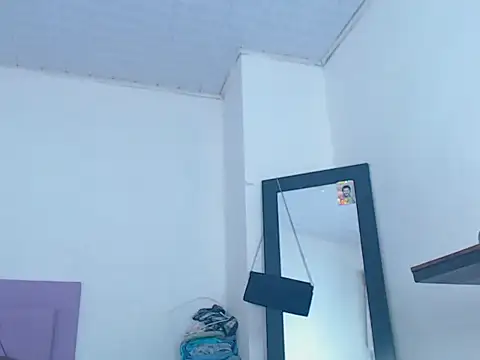 Snapshot of whitneytt chatting on 11-18-25, 01:11 whitneytt online show from 11-18-25, 01:11