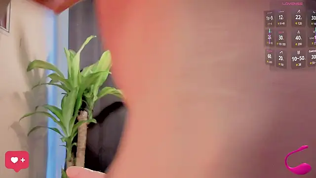 Snapshot of Marcello_Nova chatting on 10-25-25, 12:23 Marcello Nova online show from 10-25-25, 12:23