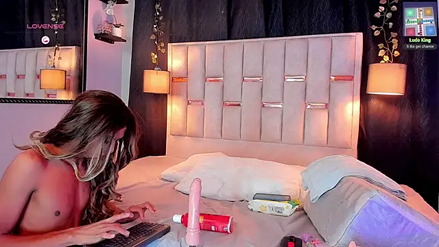 Snapshot of Marcello_Nova chatting on 10-27-25, 12:31 Marcello Nova online show from 10-27-25, 12:31