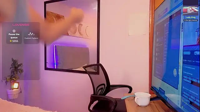 Snapshot of Marcello_Nova chatting on 11-20-25, 01:11 Marcello Nova online show from 11-20-25, 01:11