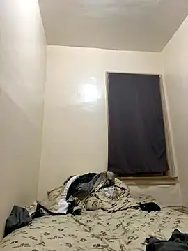 LeoPR00 online show from 11-02-25, 01:41