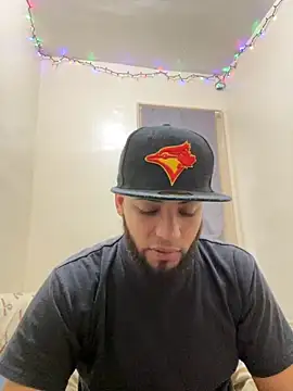 LeoPR00 online show from 12-19-25, 03:19