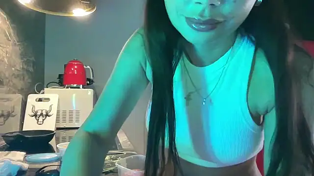 Snapshot of Orlinah chatting on 09-24-25, 10:24 Orlinah online show from 09-24-25, 10:24
