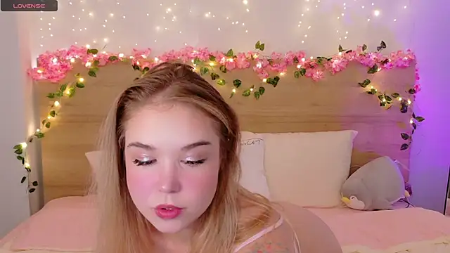 Lilith Bonheur online show from 09-15-25, 03:56