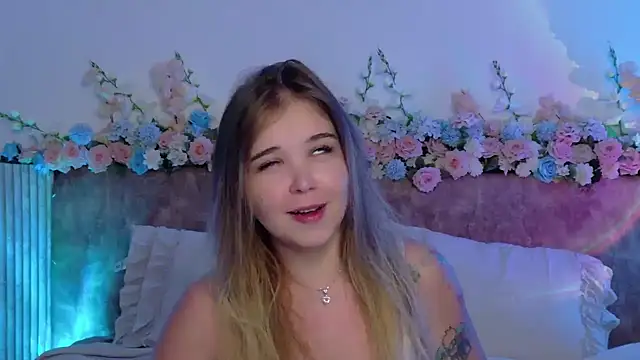 Snapshot of Lilith_Bonheur chatting on 03-18-26, 08:12 Lilith Bonheur online show from 03-18-26, 08:12