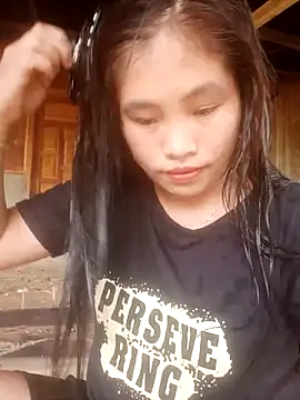 Snapshot of Luyen004 chatting on 10-06-25, 06:33 Luyen004 online show from 10-06-25, 06:33