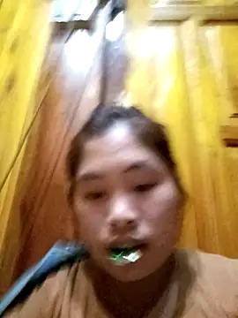 Snapshot of Luyen004 chatting on 03-21-26, 01:05 Luyen004 online show from 03-21-26, 01:05