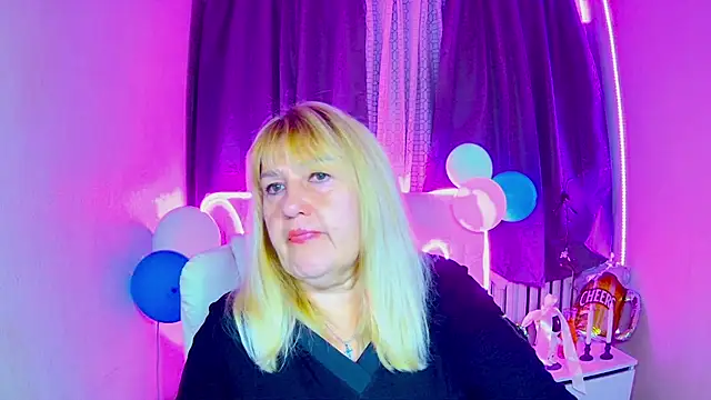 Snapshot of EmmaEllison chatting on 09-30-25, 06:07 EmmaEllison online show from 09-30-25, 06:07