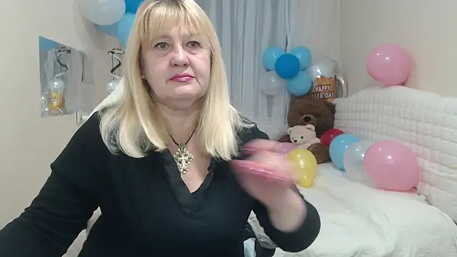 Snapshot of EmmaEllison chatting on 10-03-25, 11:51 EmmaEllison online show from 10-03-25, 11:51