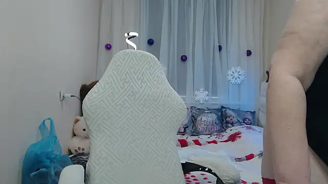 Snapshot of EmmaEllison chatting on 11-26-25, 07:20 EmmaEllison online show from 11-26-25, 07:20