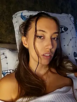 Snapshot of Virgin_Pussy_Squirt chatting on 09-24-25, 08:50 Virgin Pussy Squirt online show from 09-24-25, 08:50