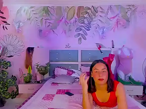 Snapshot of sweet_lulu_sofia chatting on 09-25-25, 05:33 sweet lulu sofia online show from 09-25-25, 05:33