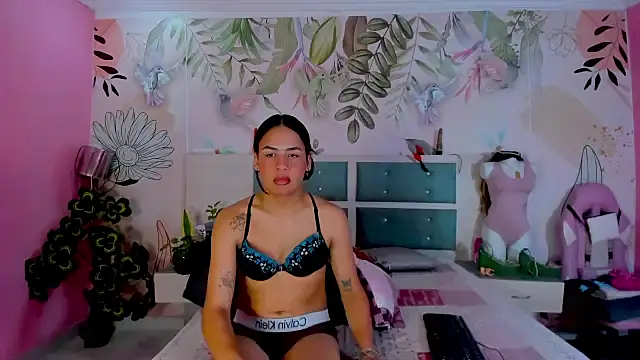 Snapshot of sweet_lulu_sofia chatting on 09-27-25, 08:58 sweet lulu sofia online show from 09-27-25, 08:58