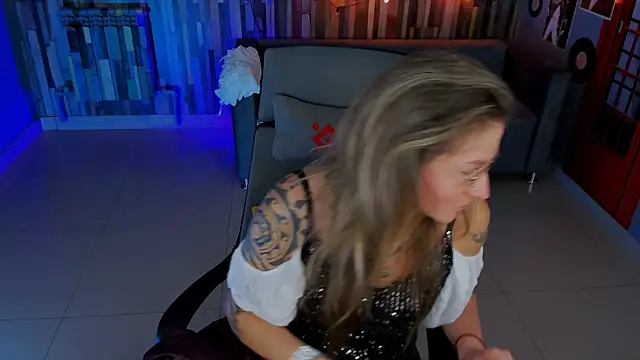 Snapshot of UmaSpace chatting on 12-01-25, 05:01 UmaSpace online show from 12-01-25, 05:01