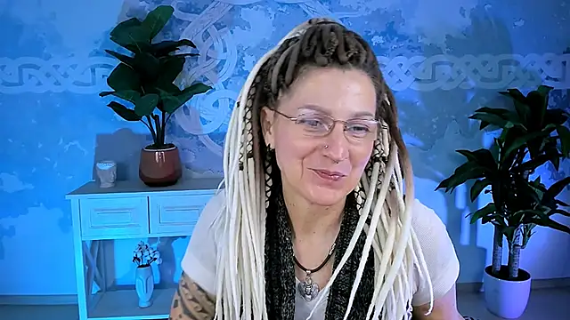 Snapshot of UmaSpace chatting on 12-14-25, 05:13 UmaSpace online show from 12-14-25, 05:13