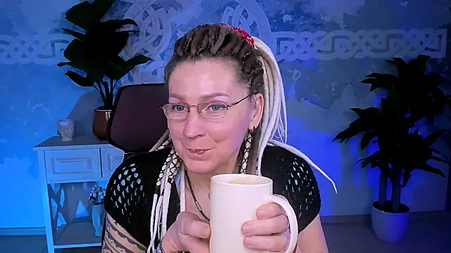 Snapshot of UmaSpace chatting on 12-15-25, 05:12 UmaSpace online show from 12-15-25, 05:12