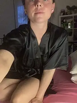 Mia Winters online show from 10-22-25, 05:45