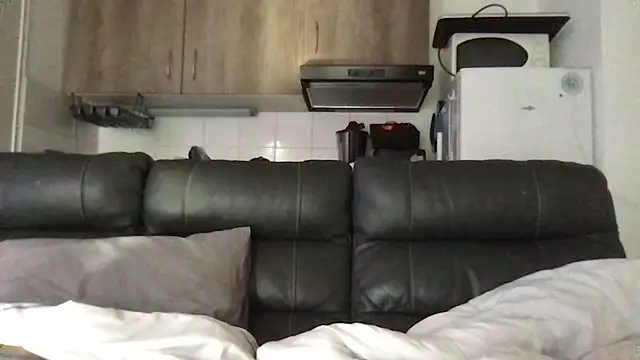 Snapshot of flambeur93 chatting on 11-08-25, 11:54 flambeur93 online show from 11-08-25, 11:54