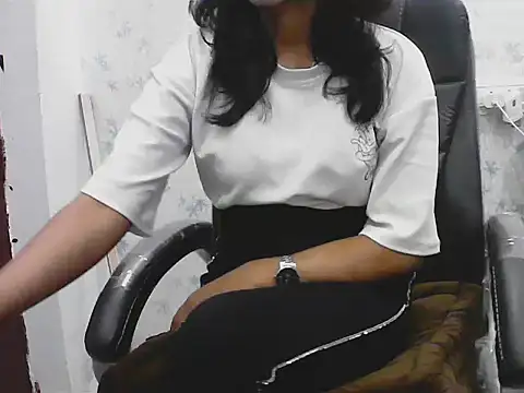 short girl  online show from 02-25-26, 05:55